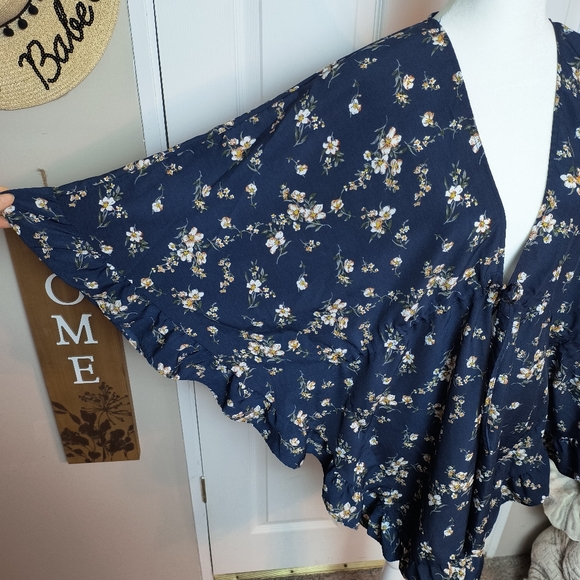 Womens Navy Blue Floral Cottagecore Boho Flouncy Ruffled Sleeves Kimono S/M - Picture 3 of 9